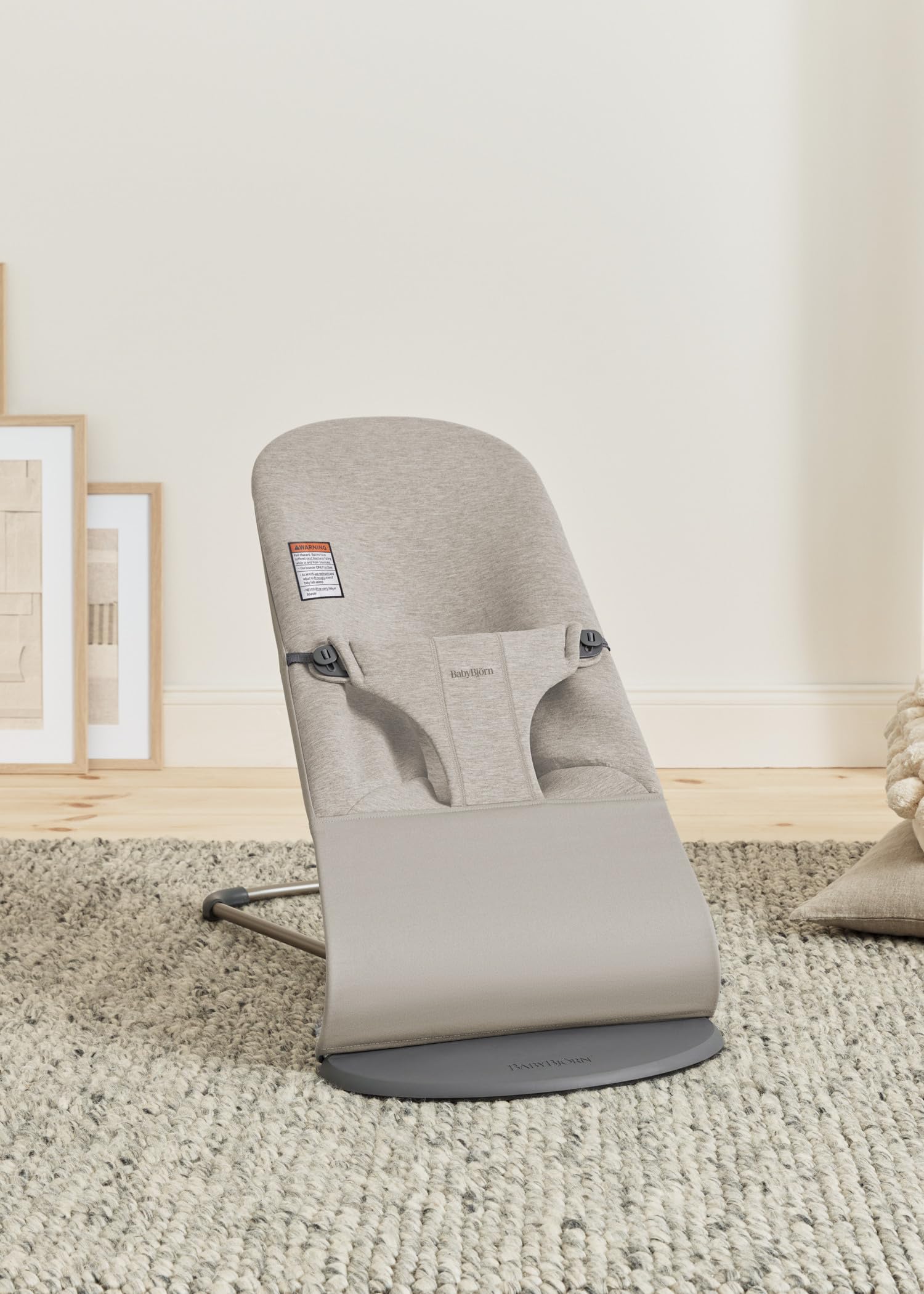 BabyBjörn Bouncer Bliss mesh close-up highlights breathable fabric for comfortable sessions.