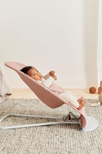 Newborn-friendly BabyBjörn Bliss bouncer in soft fabric