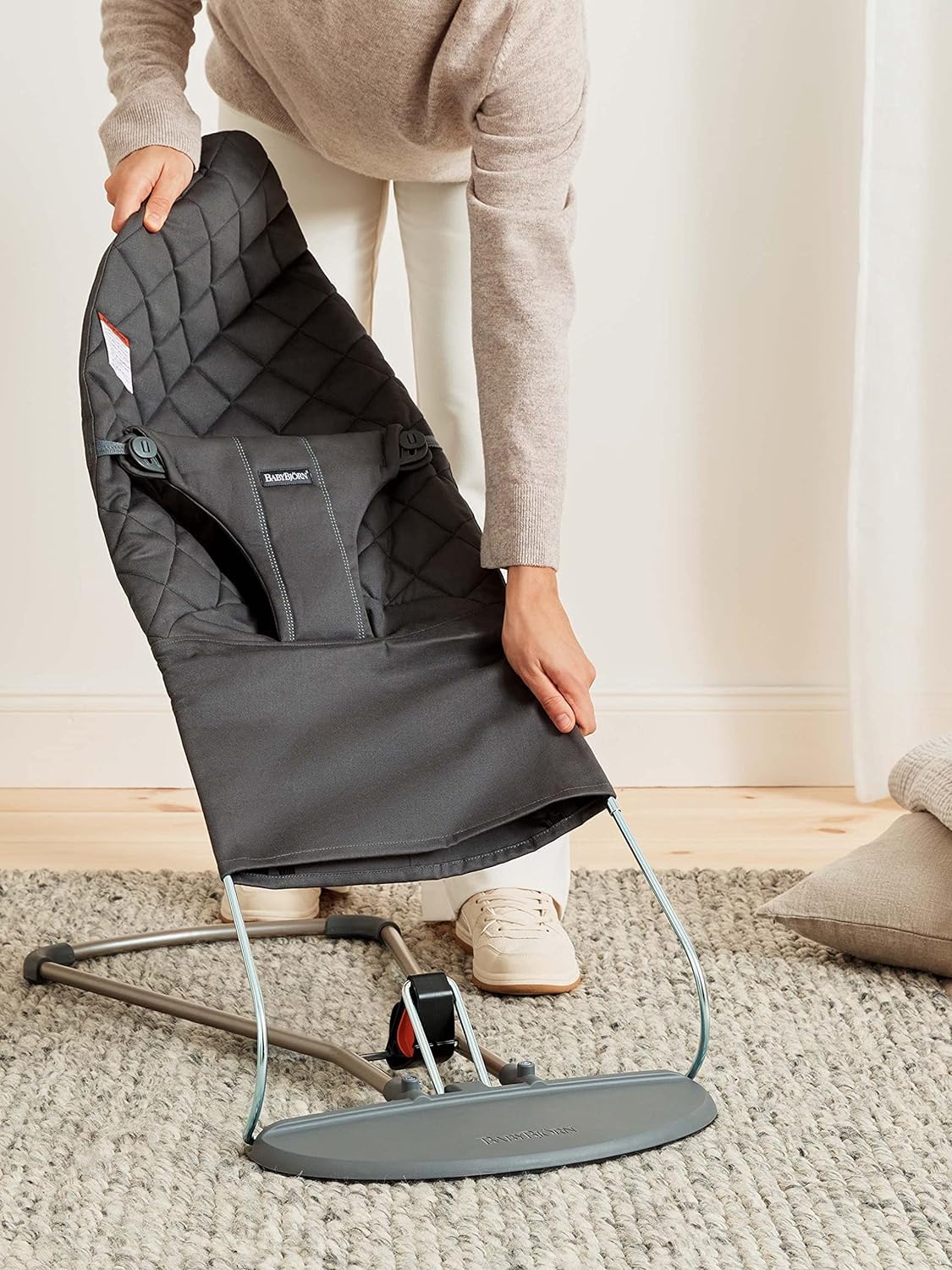 BabyBjörn Bouncer Bliss newborn to toddler range closeup communicates versatility.