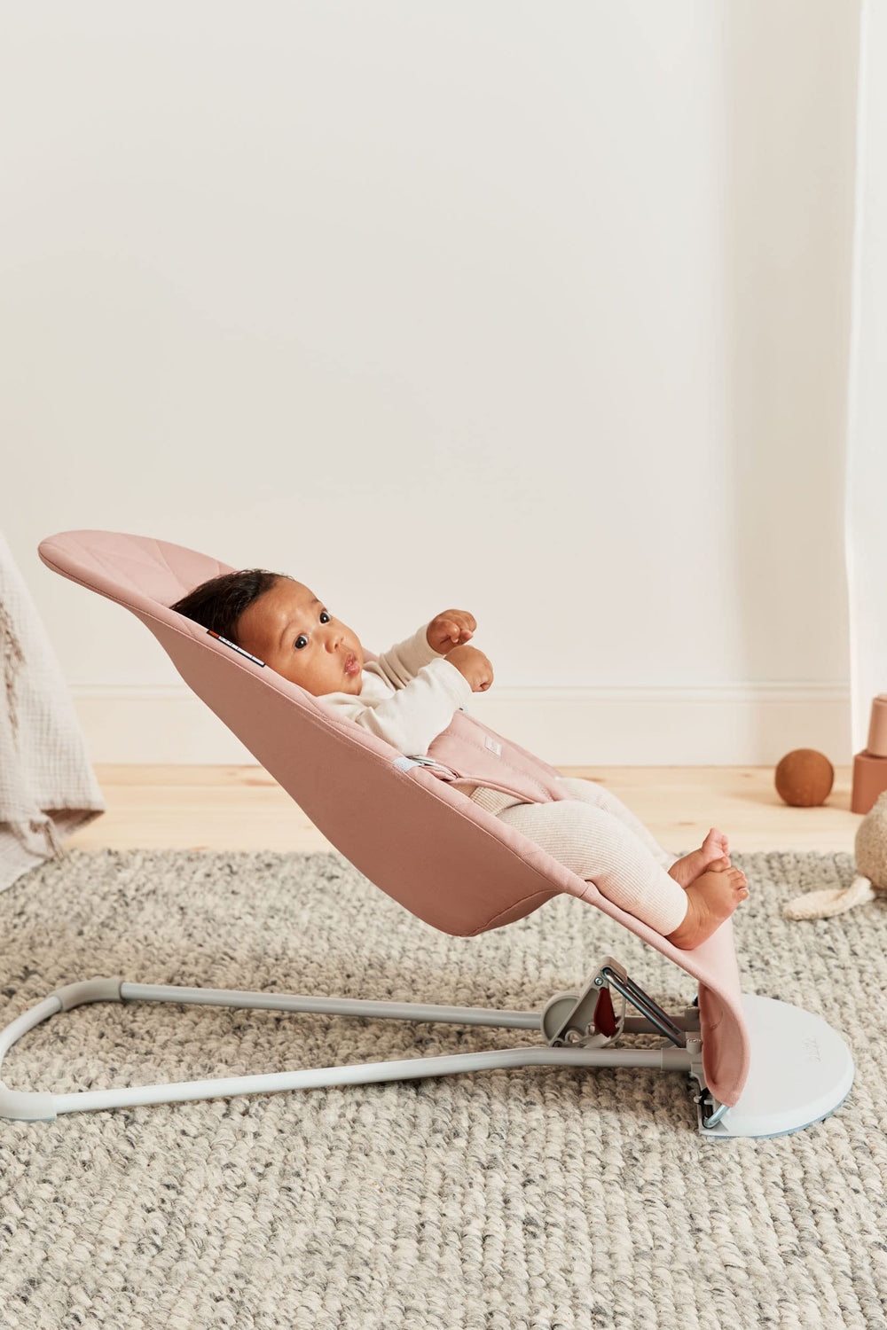 BabyBjörn Bouncer Bliss cotton fabric detail for soft baby comfort.