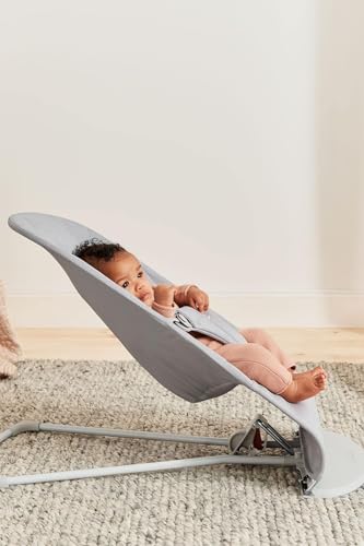 Petal quilt fabric on BabyBjörn Bouncer Bliss adds soft texture for rest and play.