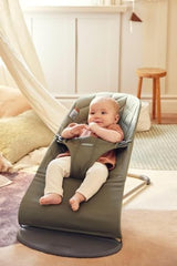 BabyBjörn Bouncer Bliss petal quilt adds soft, cozy comfort.