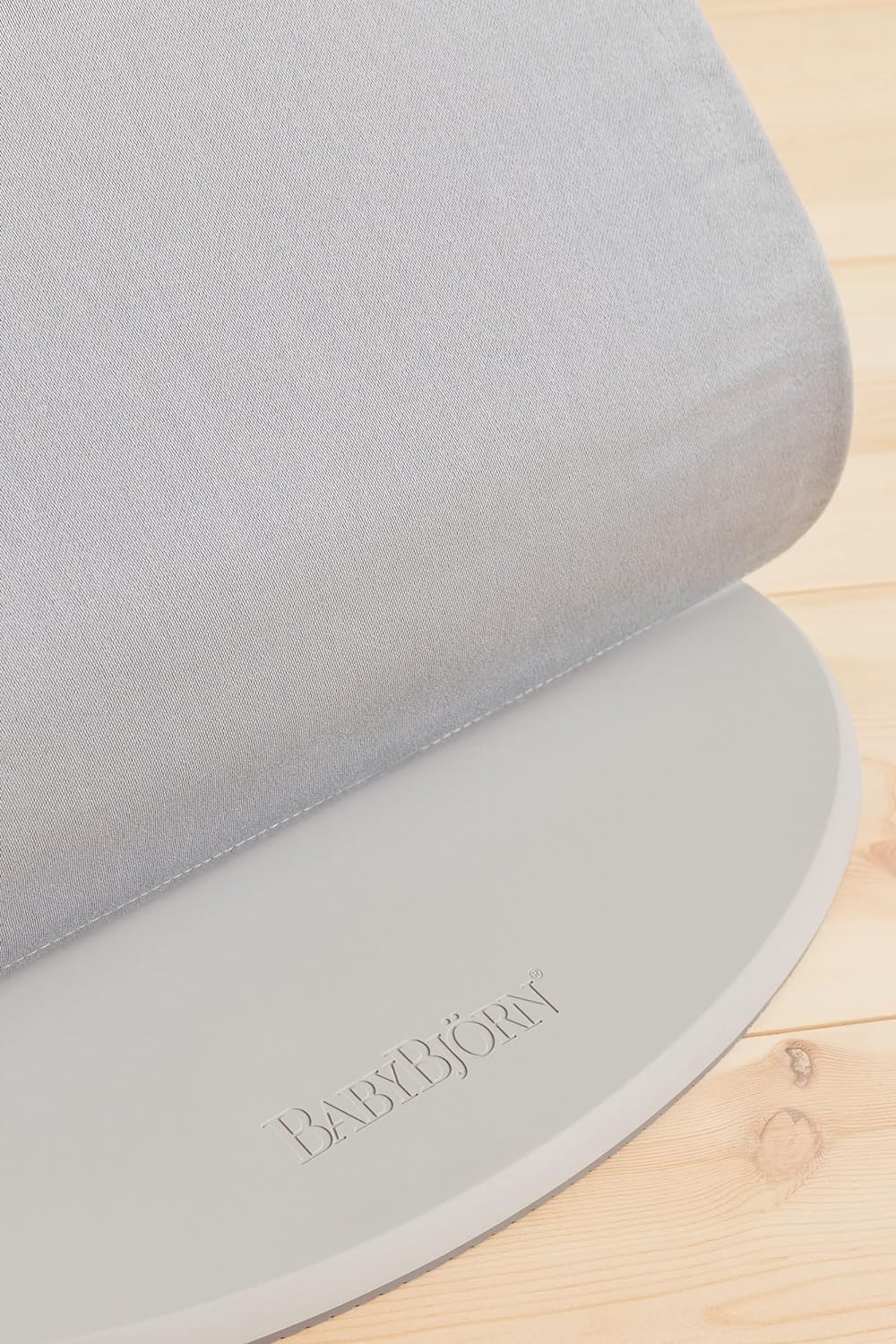 Hip-friendly design of BabyBjörn Bouncer Bliss recognized by the International Hip Dysplasia Institute.