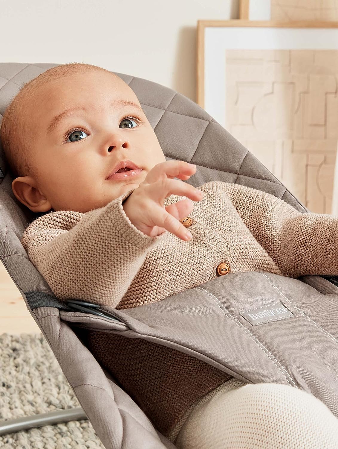 Gentle rocking action of BabyBjörn Bouncer Bliss powered by baby movements, no batteries.