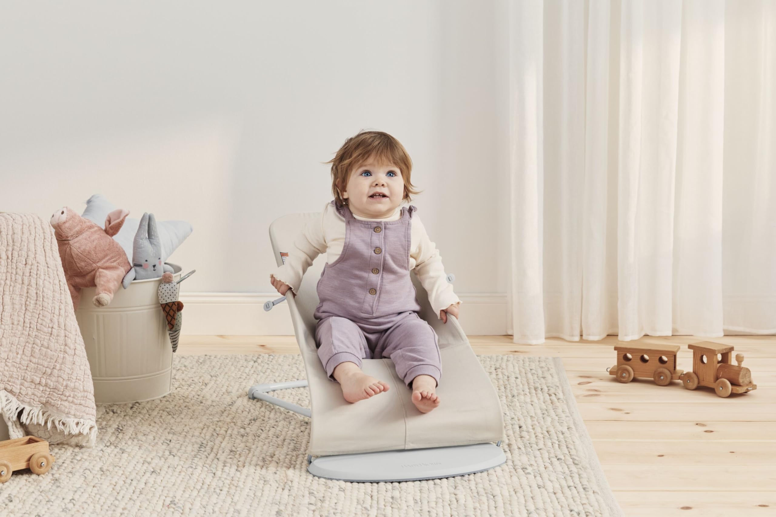 BabyBjörn Bouncer Bliss seat reverses to toddler chair for later use