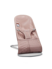 BabyBjörn Bouncer Bliss Mesh Dusty Pink front view highlights breathable fabric for comfy sessions.