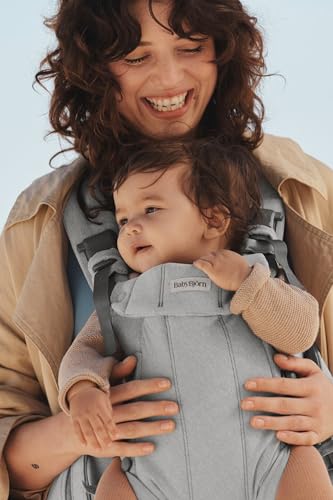 BabyBjörn Harmony ergonomic waist belt detail for comfortable wear.