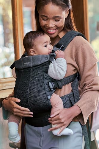 BabyBjörn Harmony hip-healthy badge signals ergonomic design.