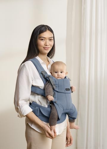 BabyBjörn Harmony newborn-facing-in close view emphasizes bonding and security.