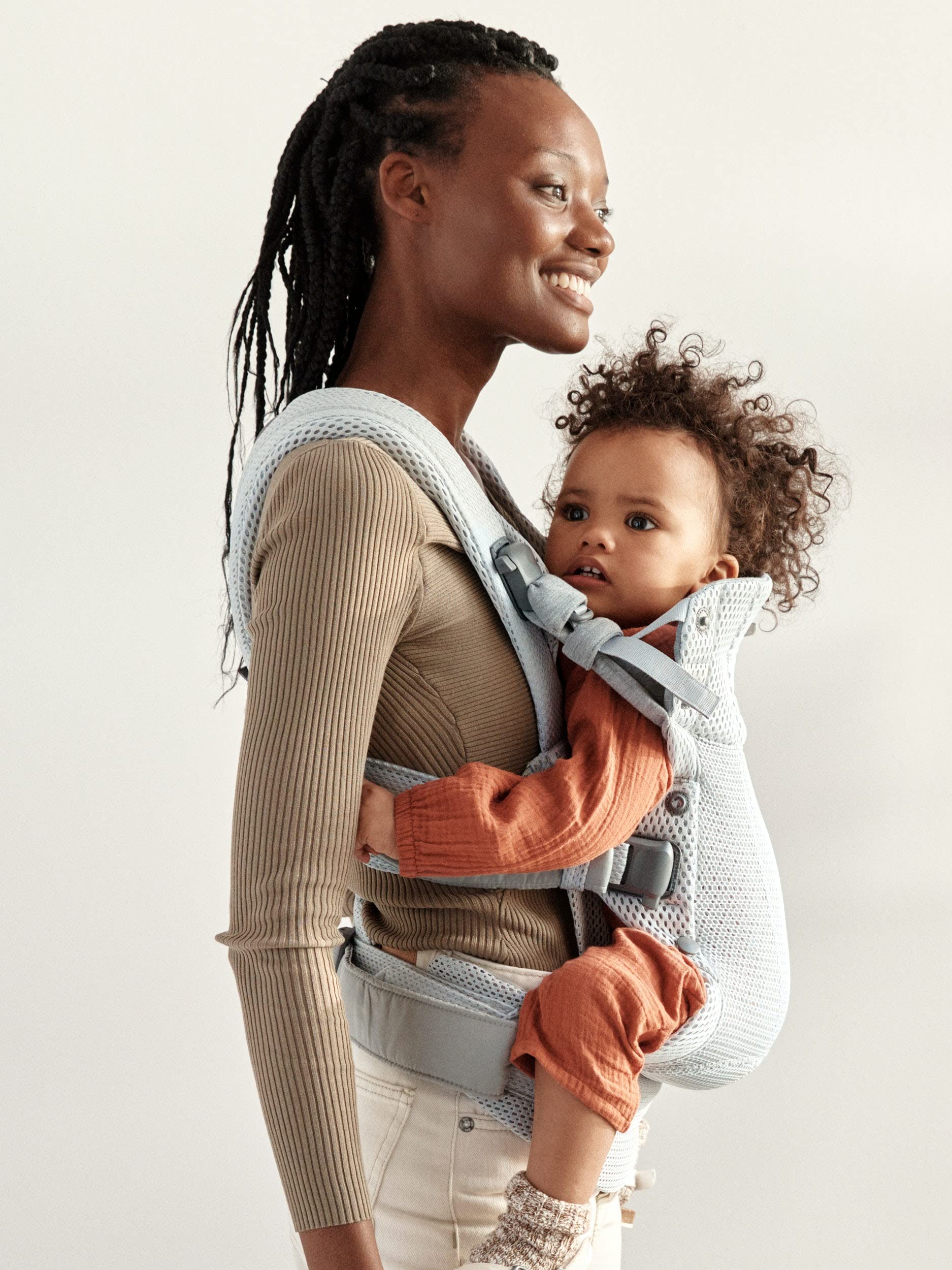Newborn-friendly Harmony design supports closeness and warmth through daily routines