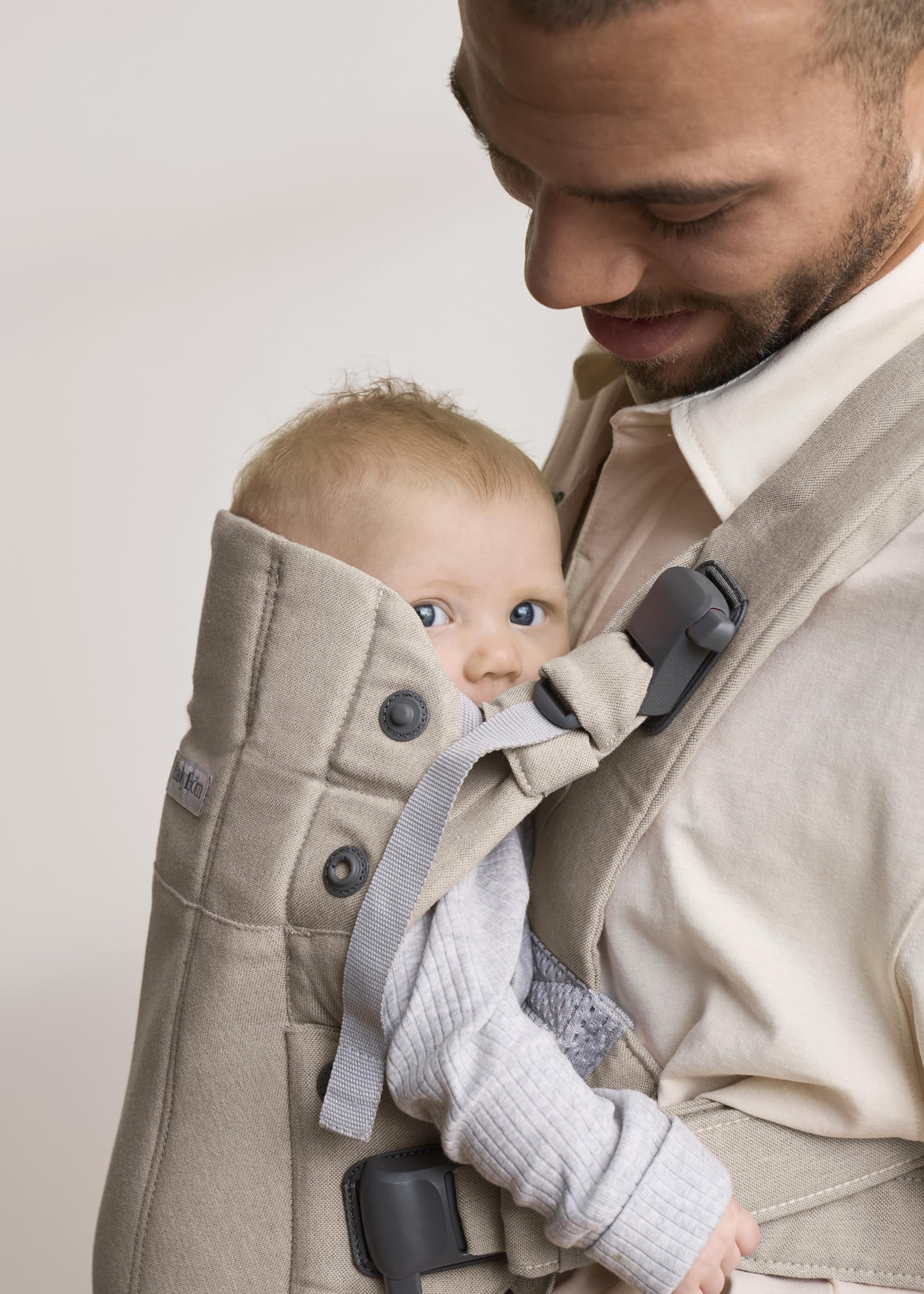 Padded shoulder straps on harmony demonstrate comfortable carrying and weight distribution