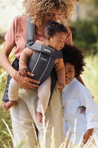 BabyBjörn Mini on the go carry supporting travel comfort