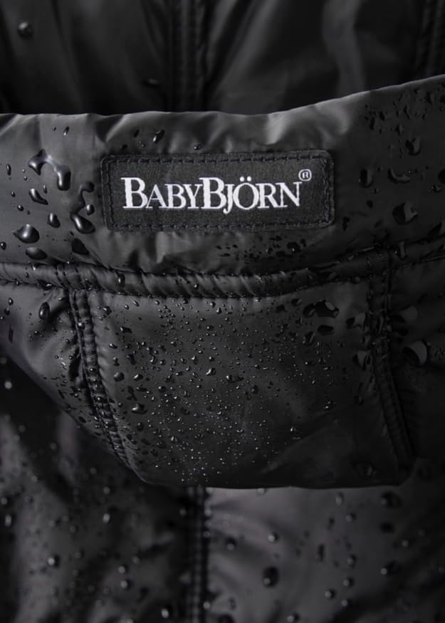 Easy wipe-clean surface on BabyBjörn Winter Cover for quick mess cleanup