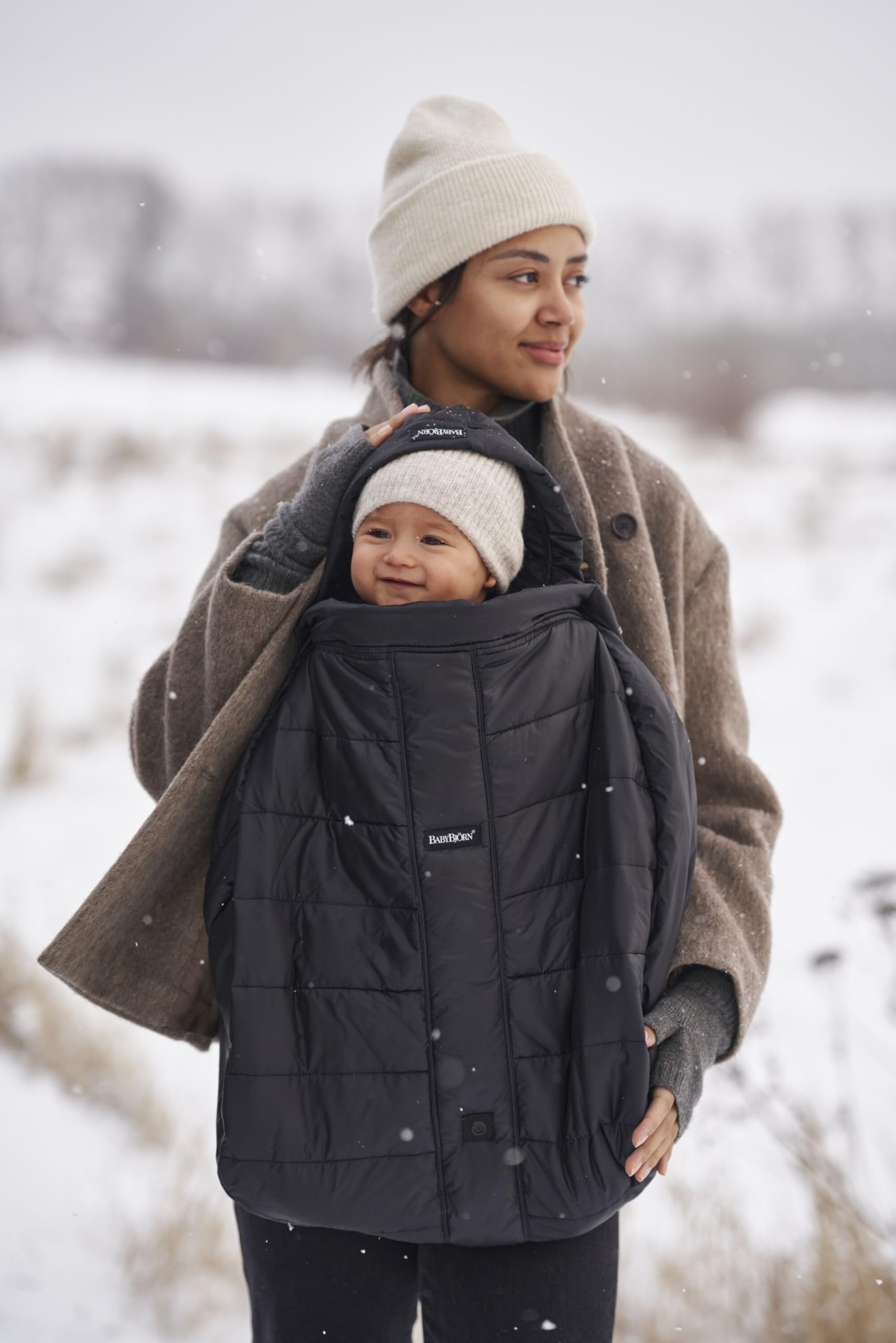 Machine washable BabyBjörn Winter Cover for easy care after trips