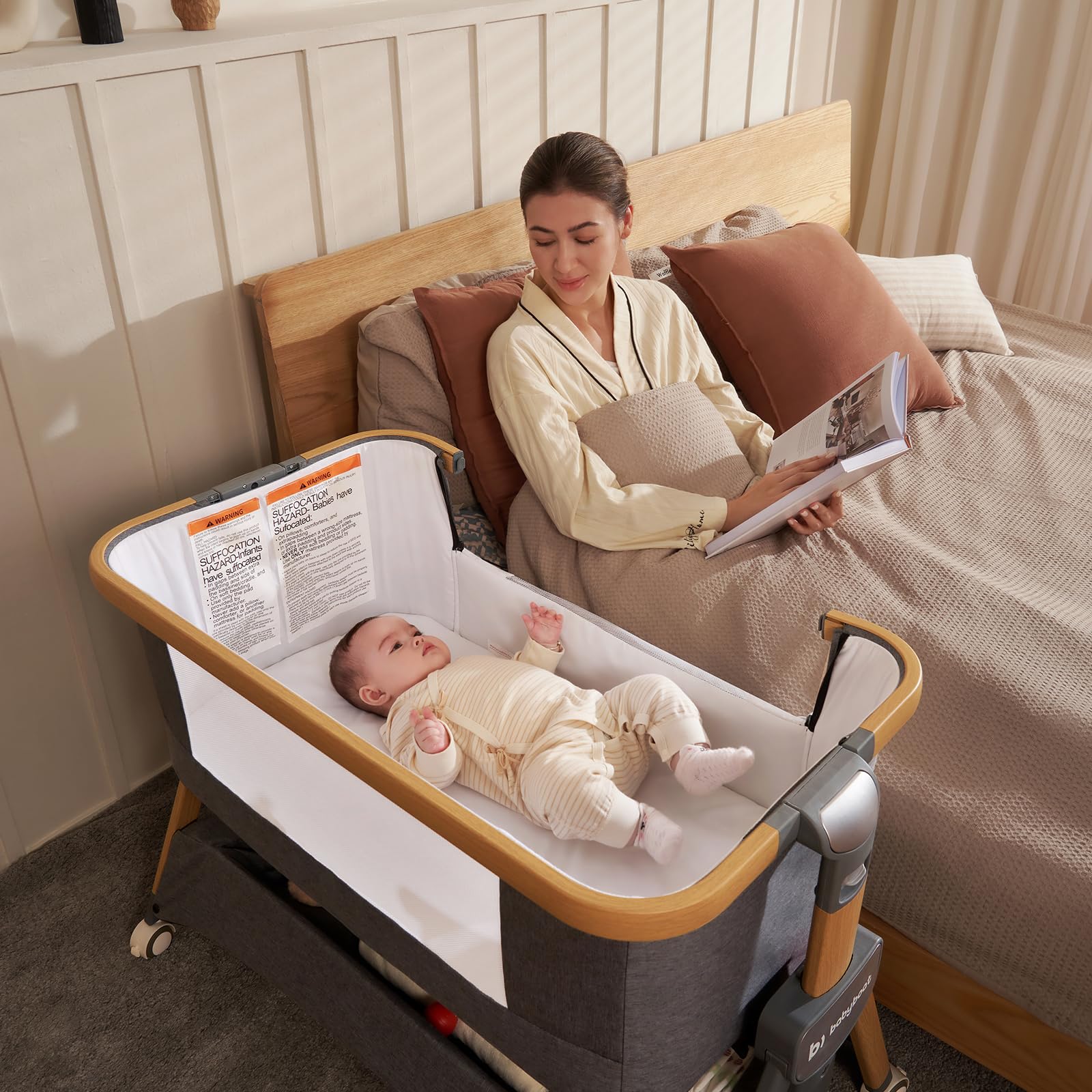 babyboat Cozy2 storage basket keeps essentials within reach