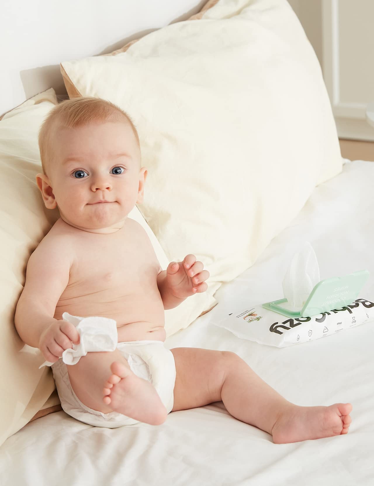 One-hand dispense feature demonstrated on Babycozy Sensitive wipes