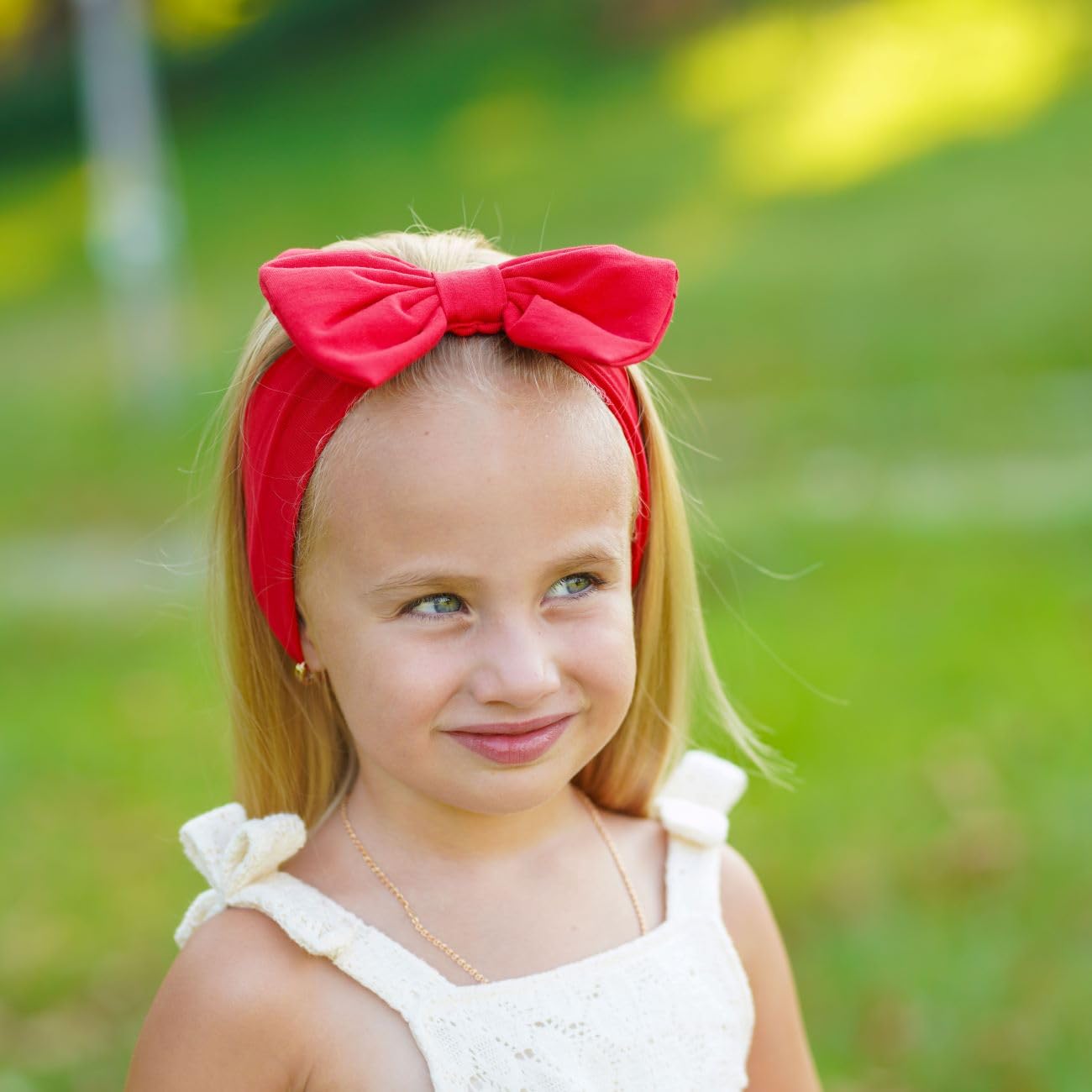 BABYGIZ headband for home, picnics, baths, and travel with a bold bow