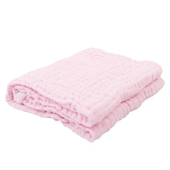 Babygoal 6-layer muslin towel absorbs moisture quickly after bath time.