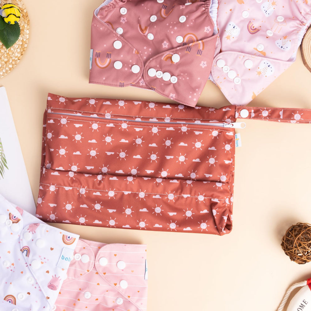 Babygoal With wet bag included for on-the-go diapering.
