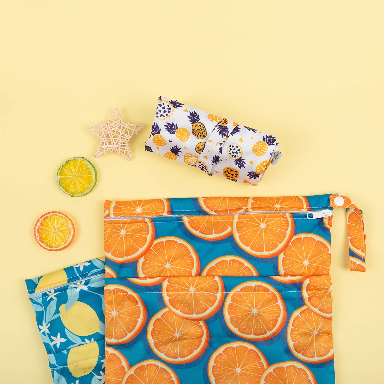 Babygoal wet bag serves as travel, gym, and beach gear storage.