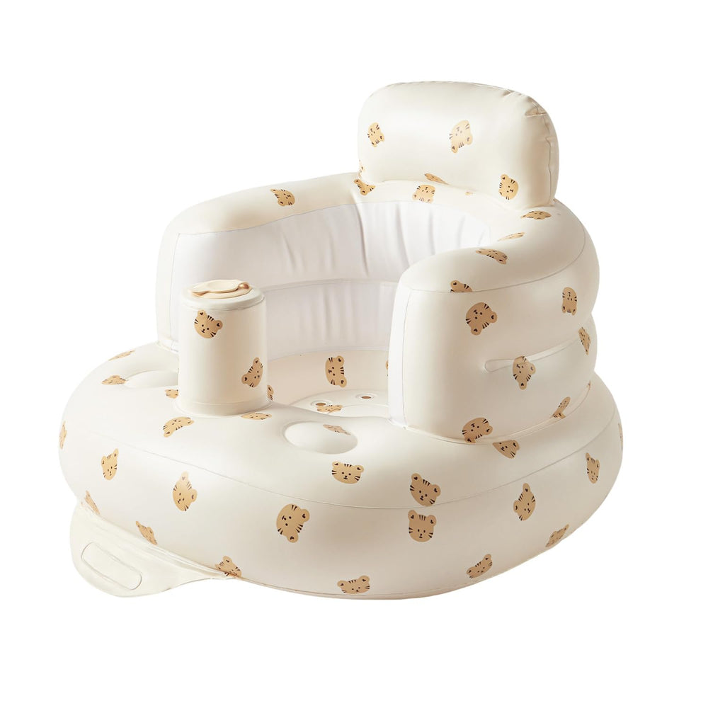 Babygreat wipe-clean surface ensures quick cleanup after meals or spills.