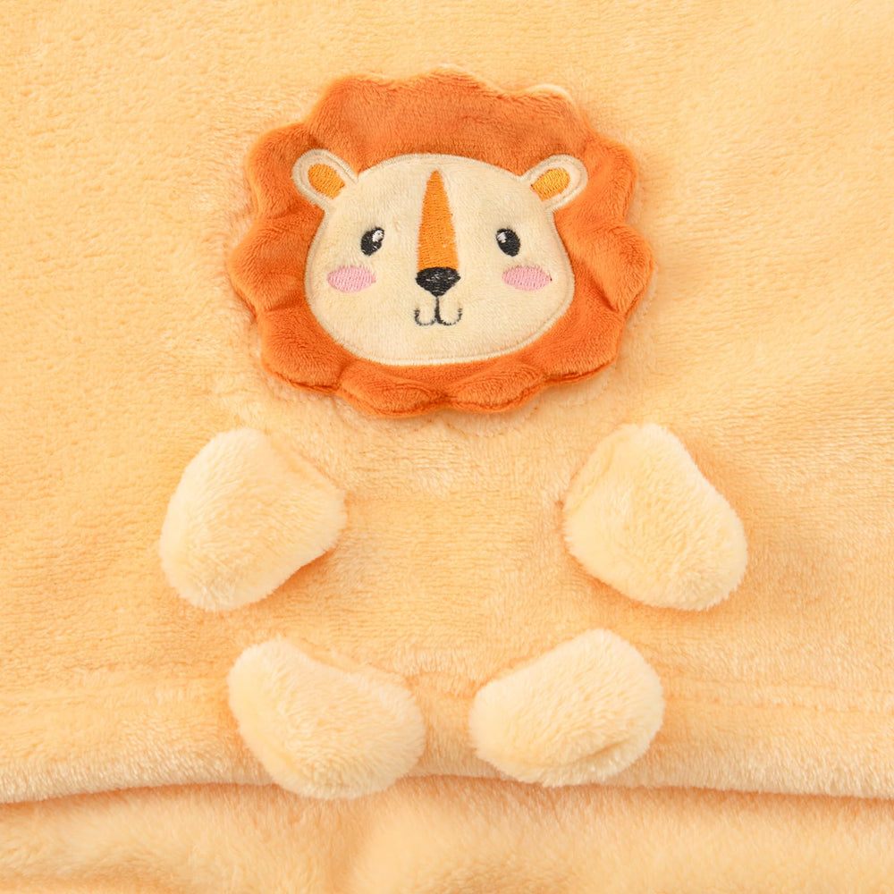Babyhuggle fox-foldable blanket delivers lightweight comfort during cuddle sessions.