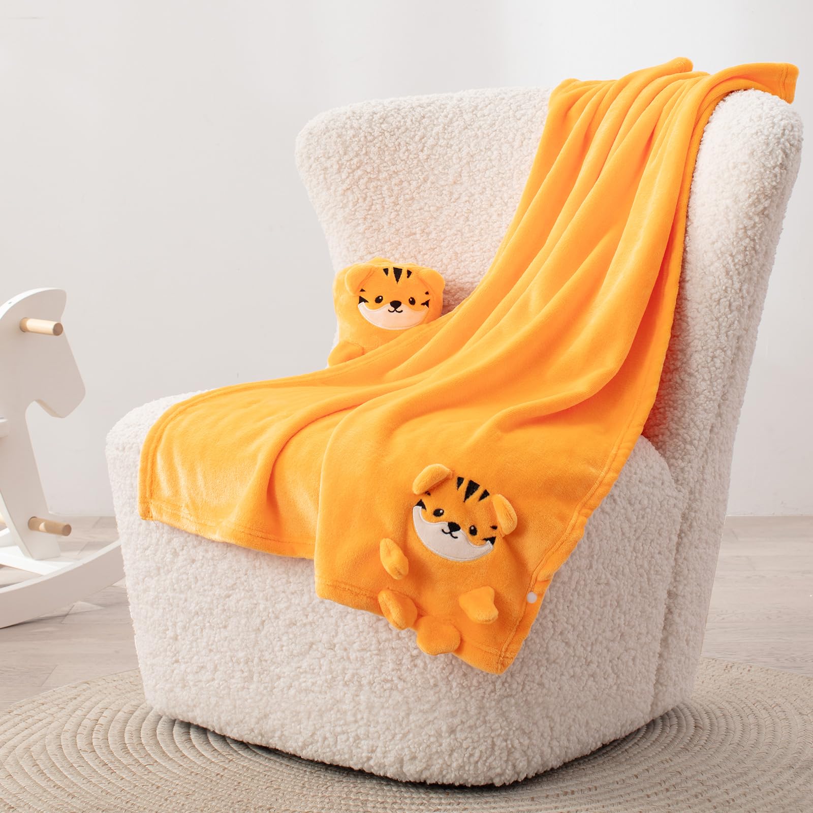 Babyhuggle machine washable blanket—easy care keeps softness after washing.