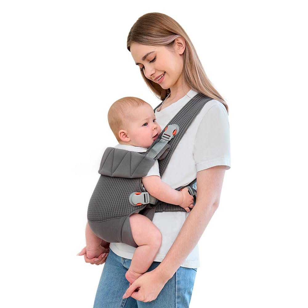 BABYPARK quick-buckle system makes secure setup fast for busy parents on the go.