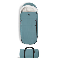 Babyzen YoYo Footmuff Aqua with sherpa lining keeps baby warm on chilly outings.