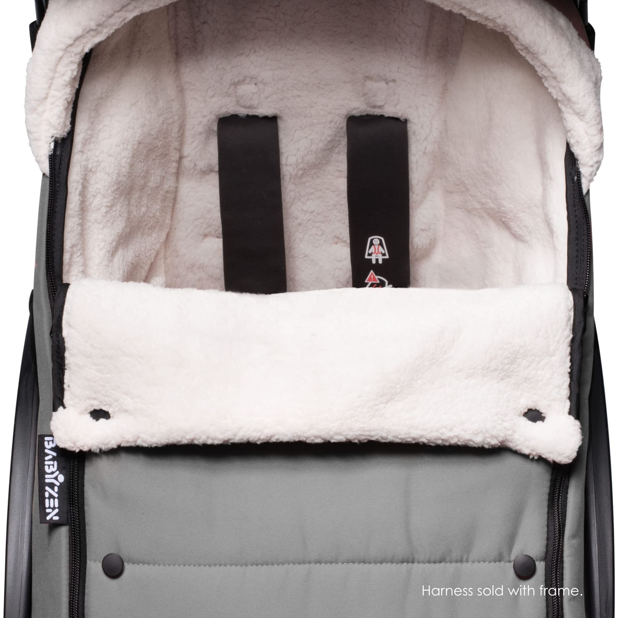 Babyzen YOYO footmuff grey featuring detachable upper part for versatile seasons