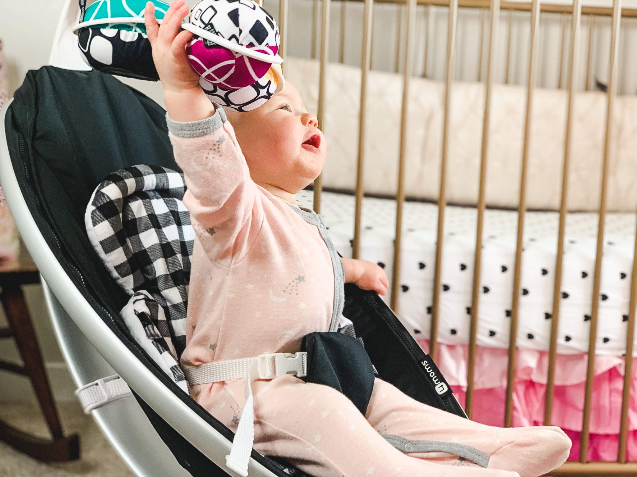 Baebae Goods snug fit infant seat demonstrates secure, non obstructive insert design