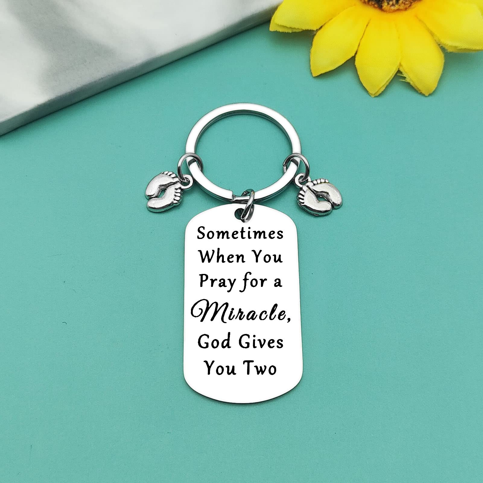 Baipilu Twin Mom Keychain gift-ready in velvet pouch, perfect for gifting.