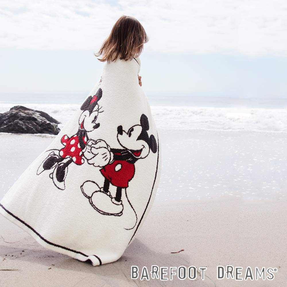 Barefoot Dreams CozyChic Classic Disney Mickey Minnie blanket knit detail highlights plush texture.