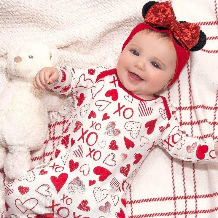 BBGifts ideal newborn photography prop to elevate outfits.