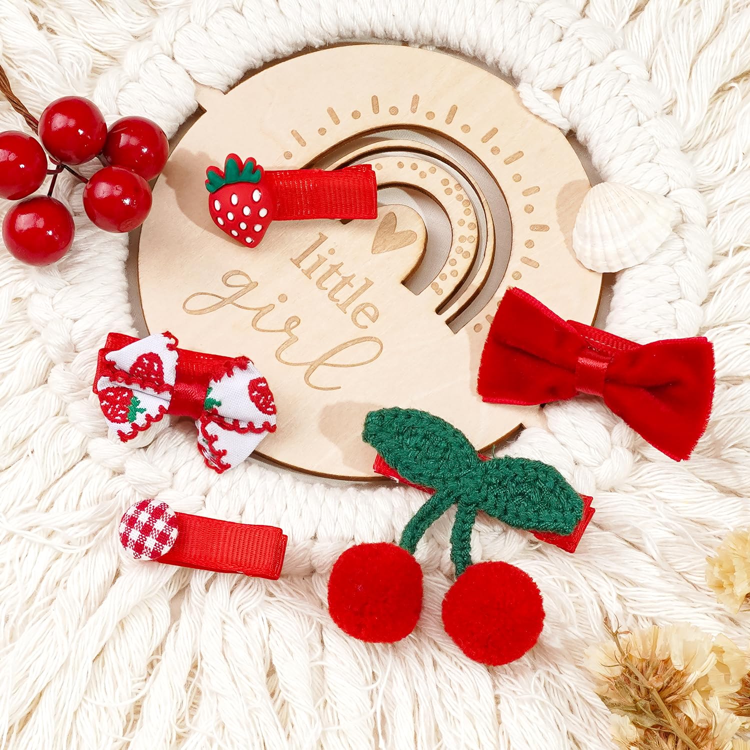 BBGifts bangs clip secures fringe comfortably during playtime.