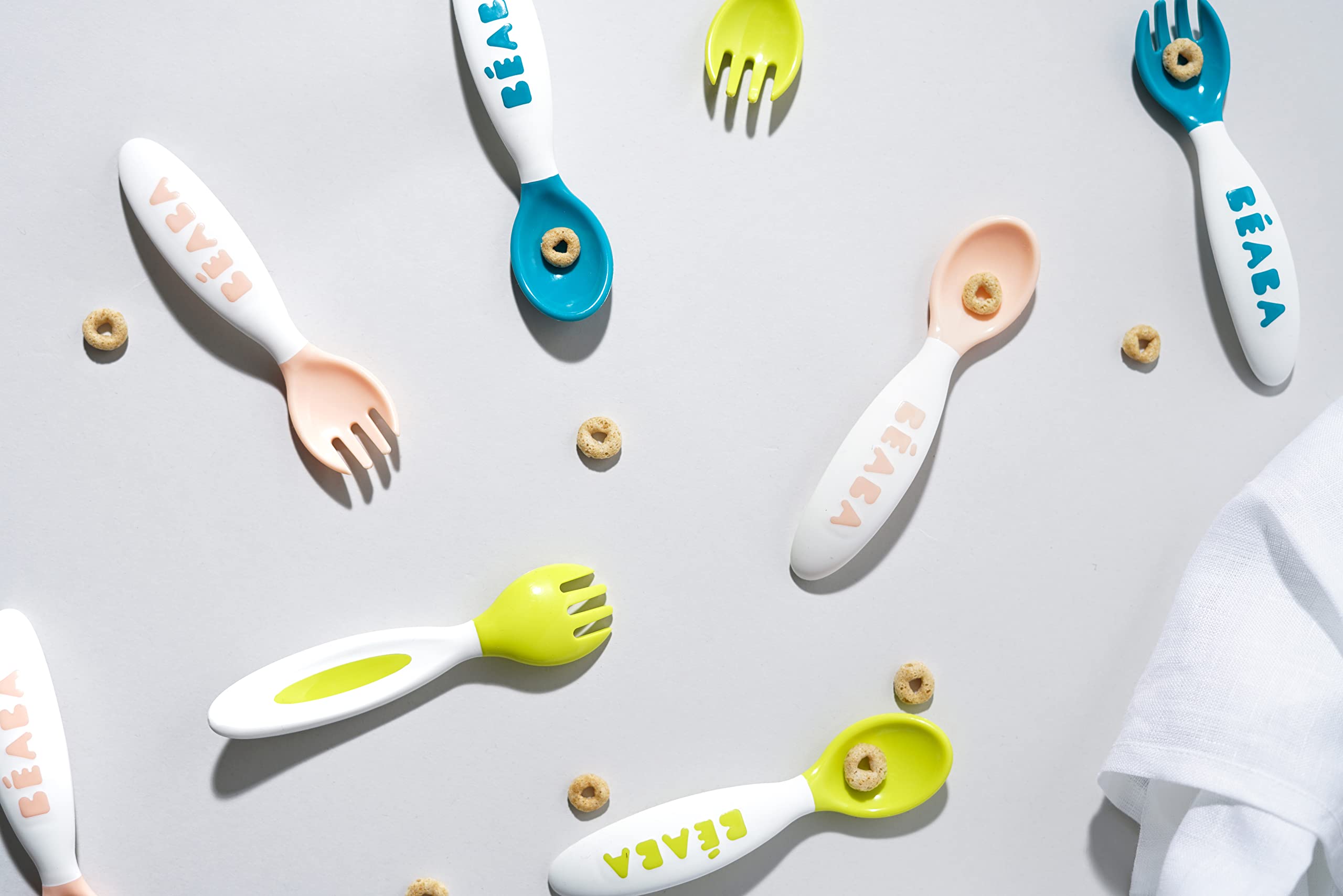 Rounded edges on BEABA utensils protect tender gums