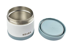 Beaba jar pouring action demonstrating spill-proof design for busy mornings.