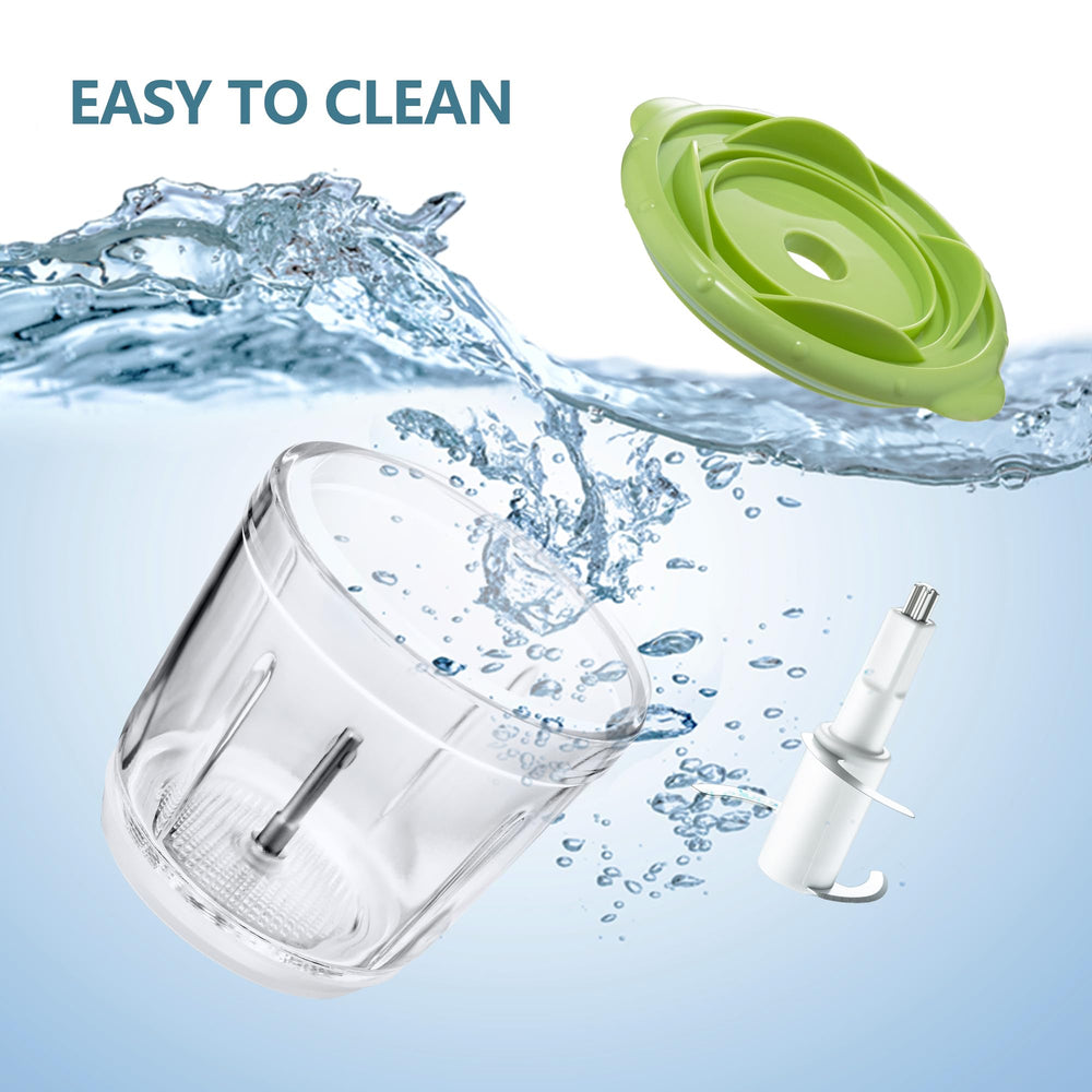 Bear stainless steel blades blend ingredients smoothly.