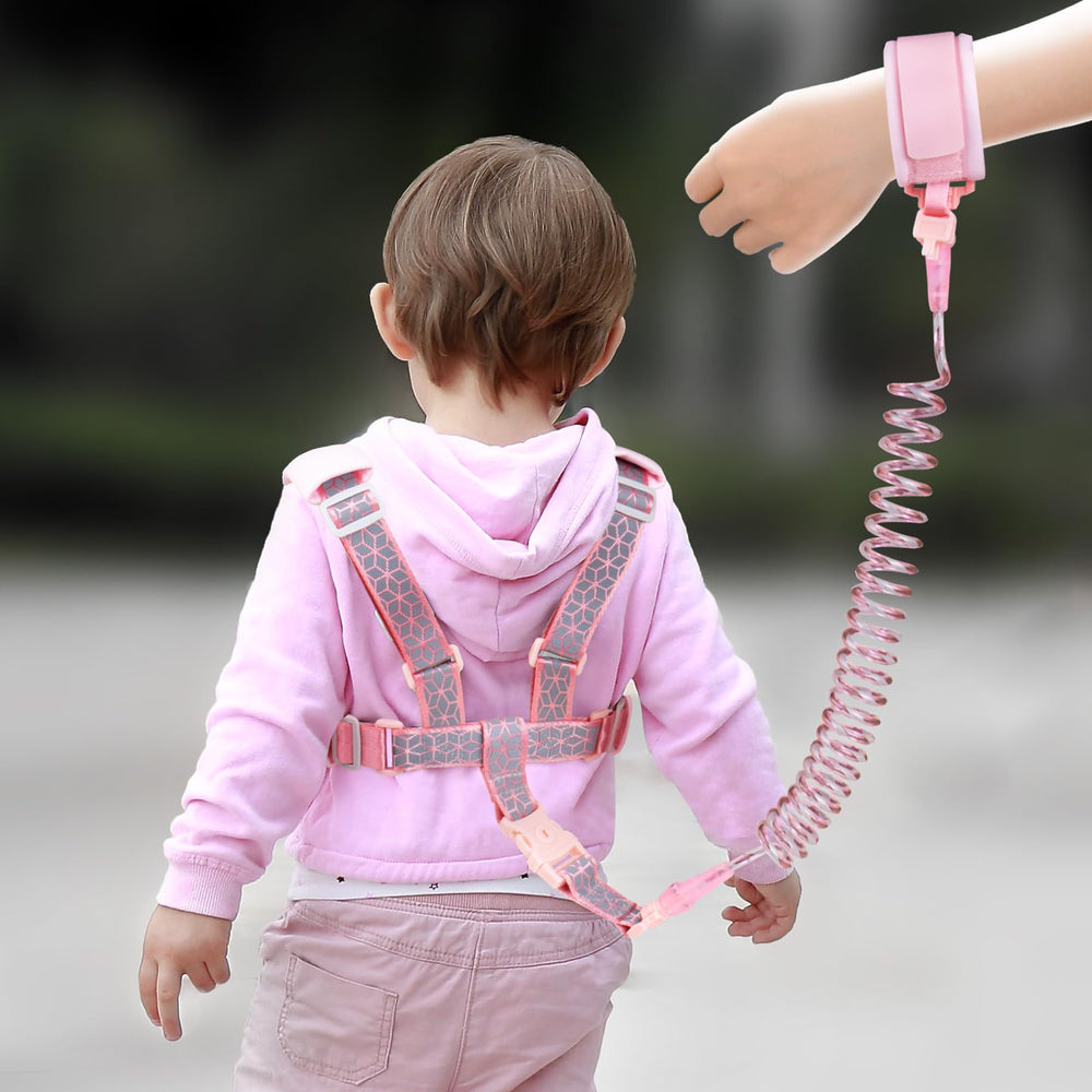 bearcouple Anti-lost Wrist Link Pink keeps little hands close during outings