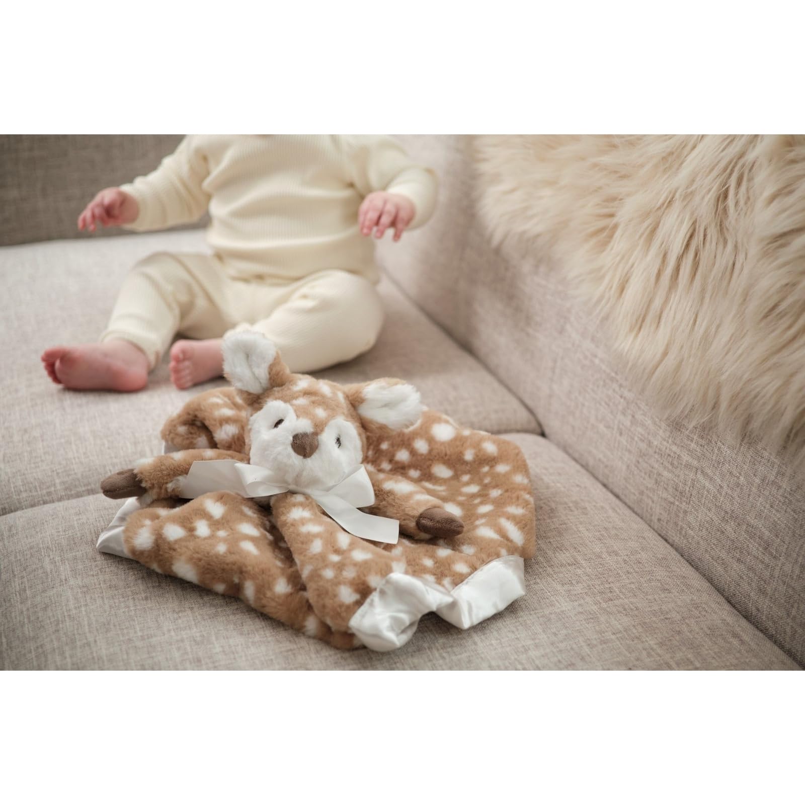Bearington Lil’ Willow Snuggler with safe, durable facial details.