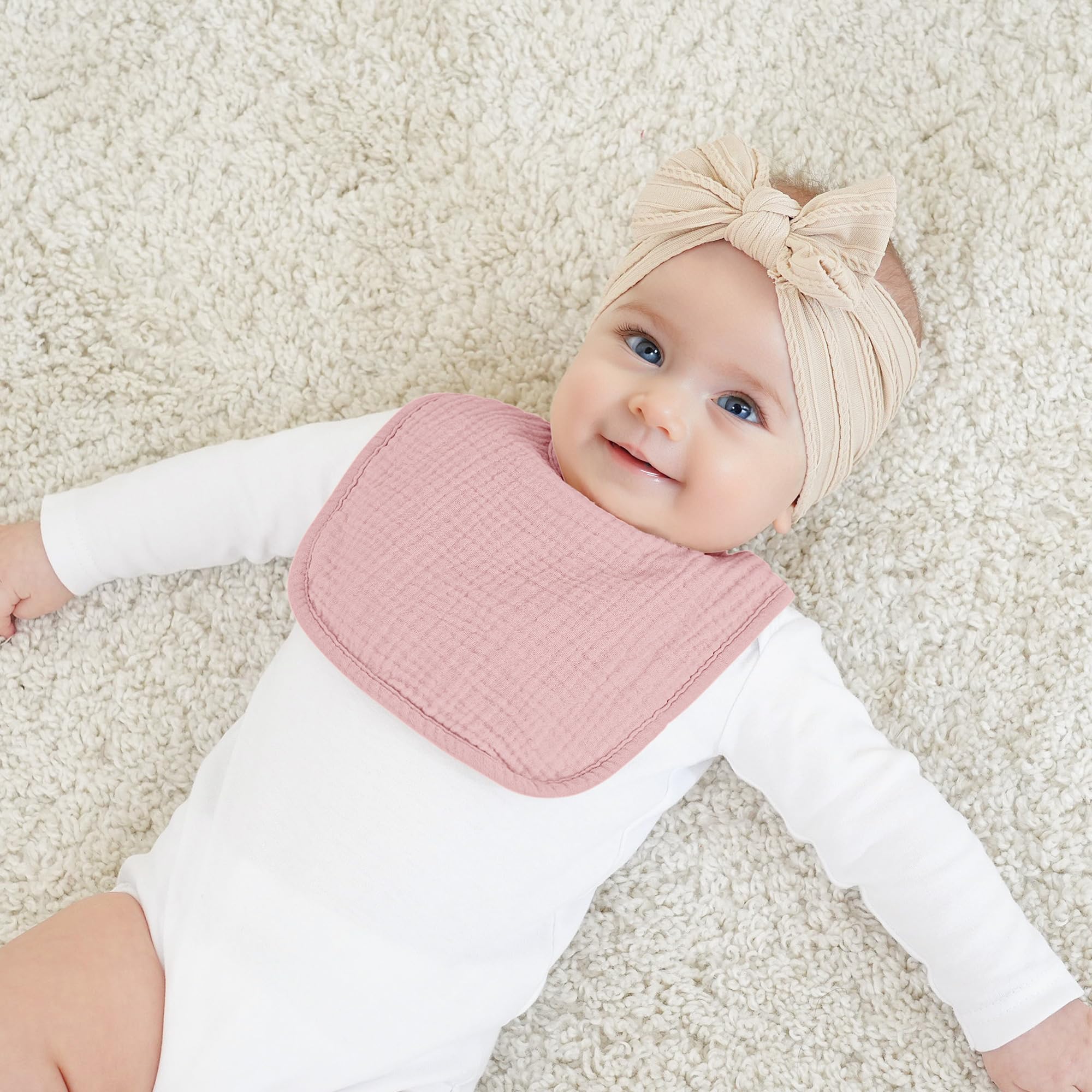 Bearmoss adjustable snaps grow with your baby for a comfy fit.