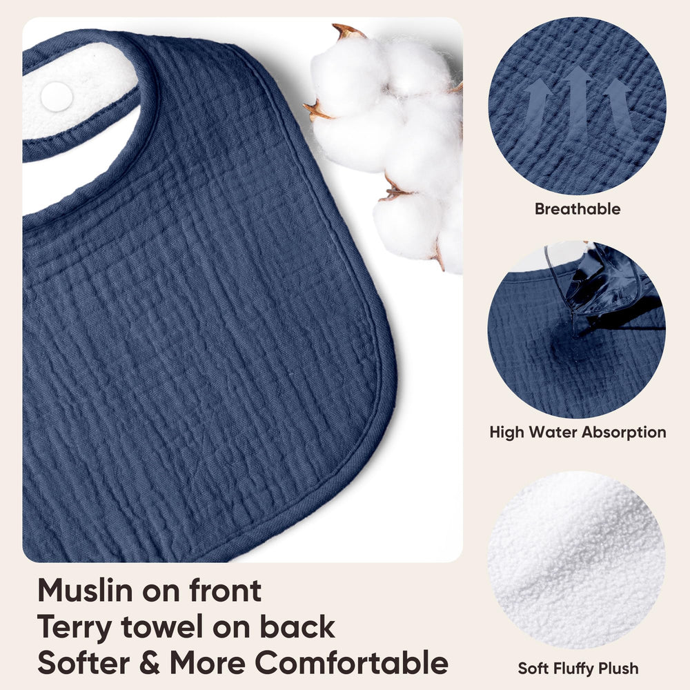 Bearmoss bib with adjustable snaps for growing baby comfort.