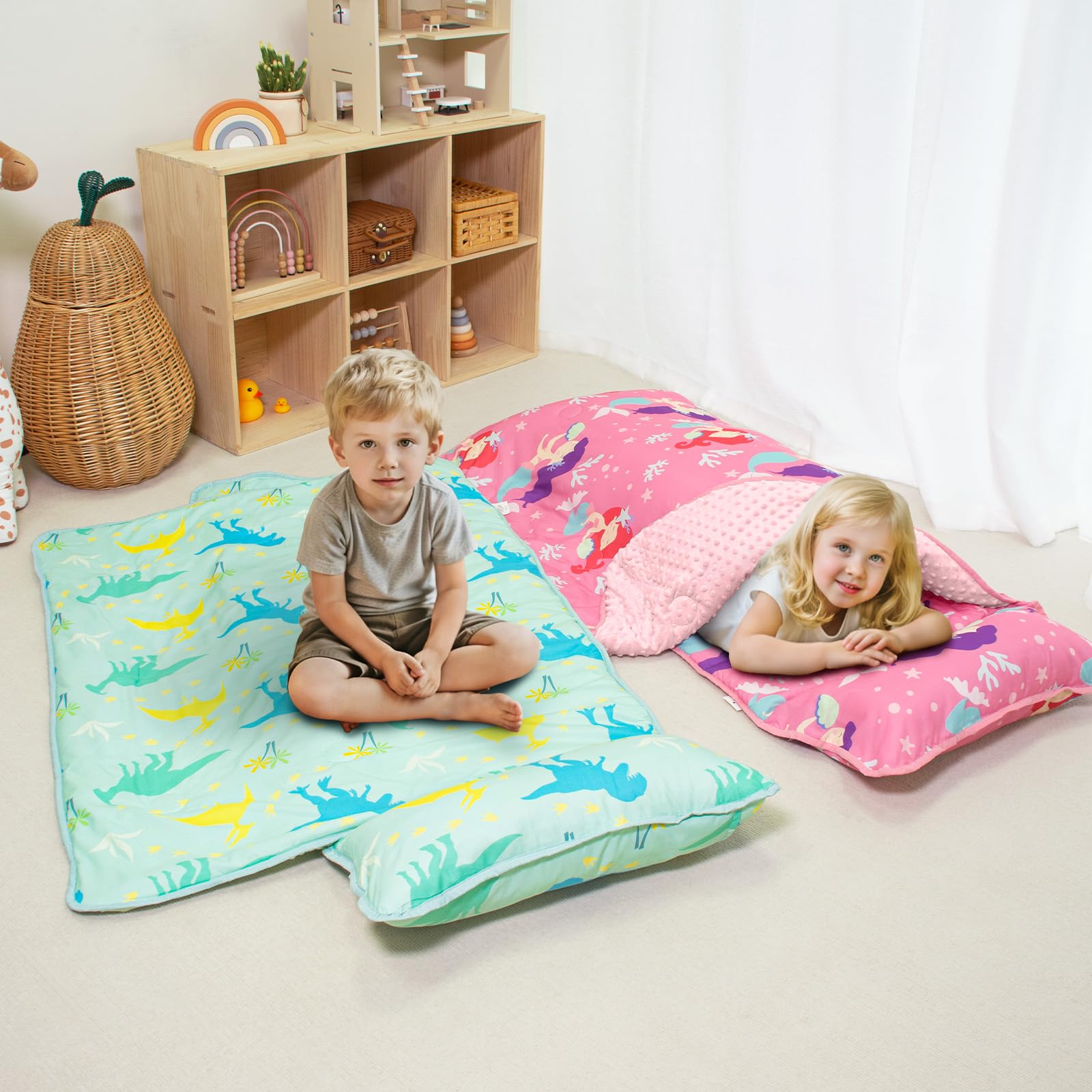 Beavtaens minky blanket detail adds warmth and softness for nap sessions.