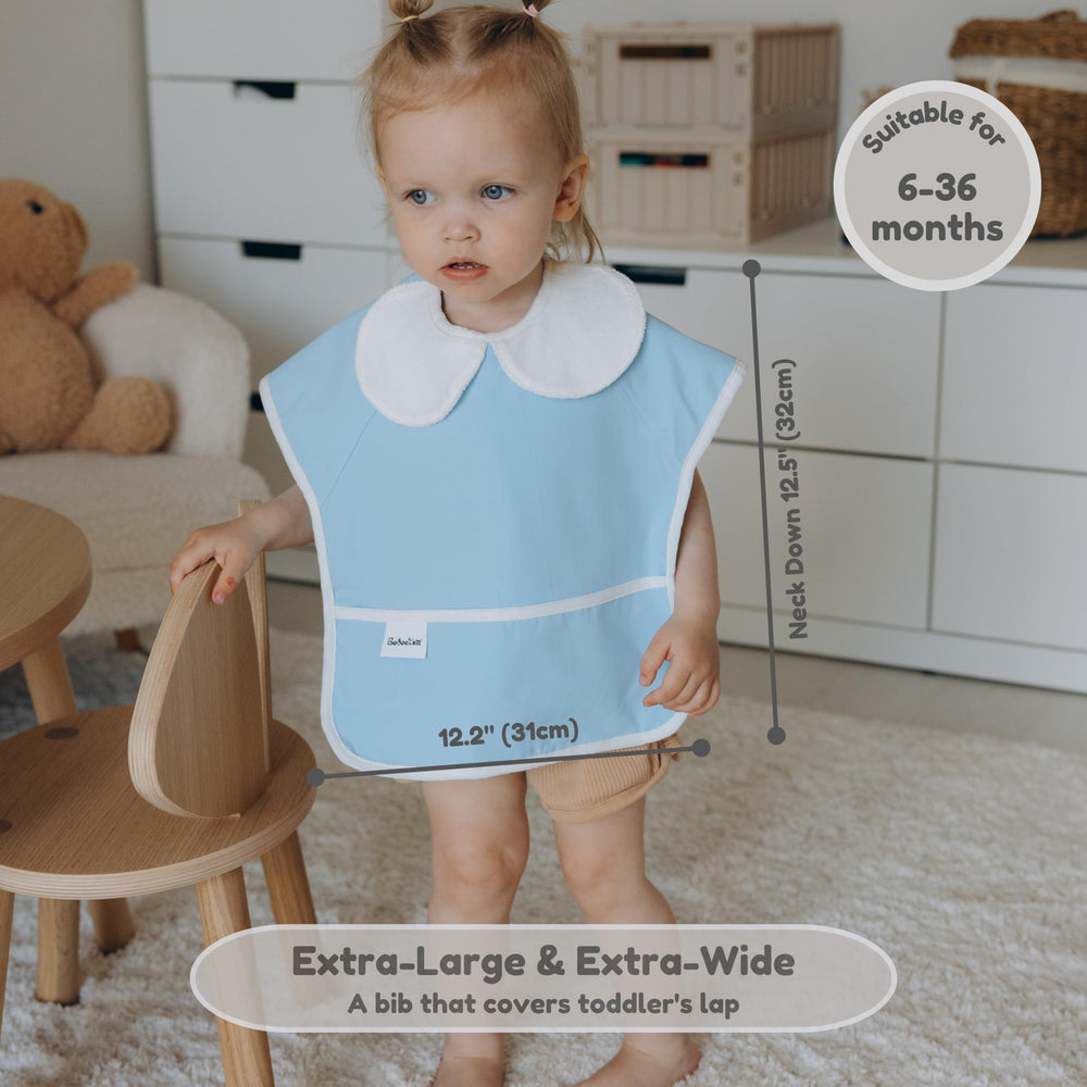 Bebeezoo bib features a crumb catcher to reduce mess during meals.