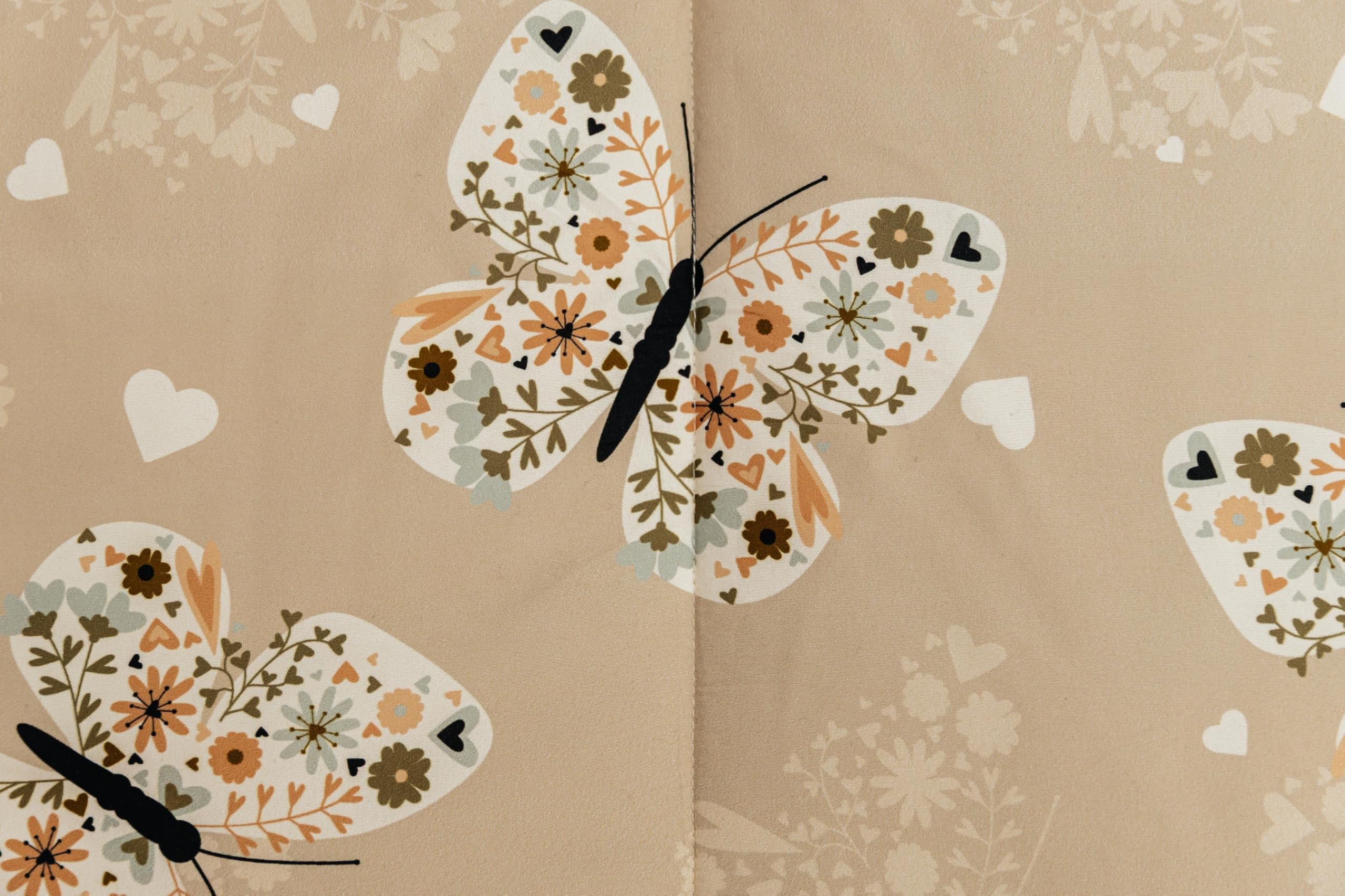 Included pillowcase and sham complete the kid-friendly look