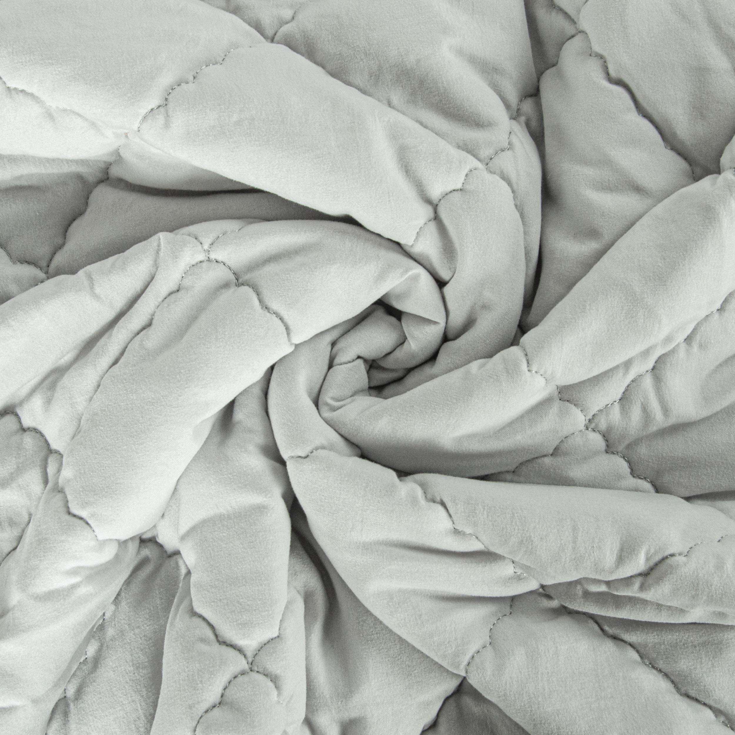 BEDSUM compact packaging emphasizes convenient storage and gifting.