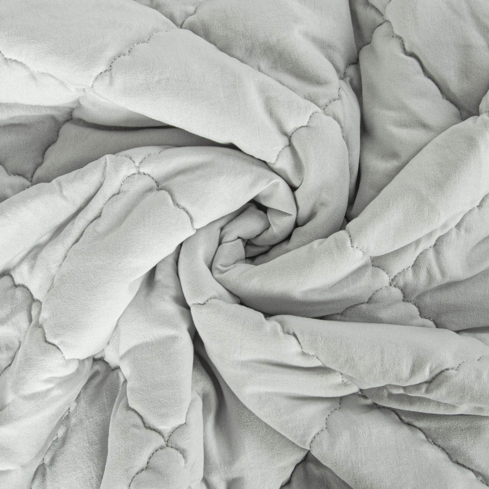 BEDSUM compact packaging emphasizes convenient storage and gifting.