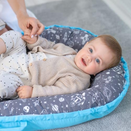 Beeezy Buddies Baby Lounger blue outer space carry handles enable on-the-go use.