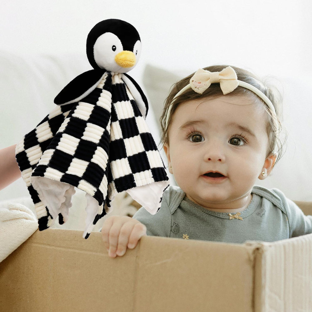 BEILIMU penguin lovey blanket gingham checker pattern stimulates visual interest for infants.