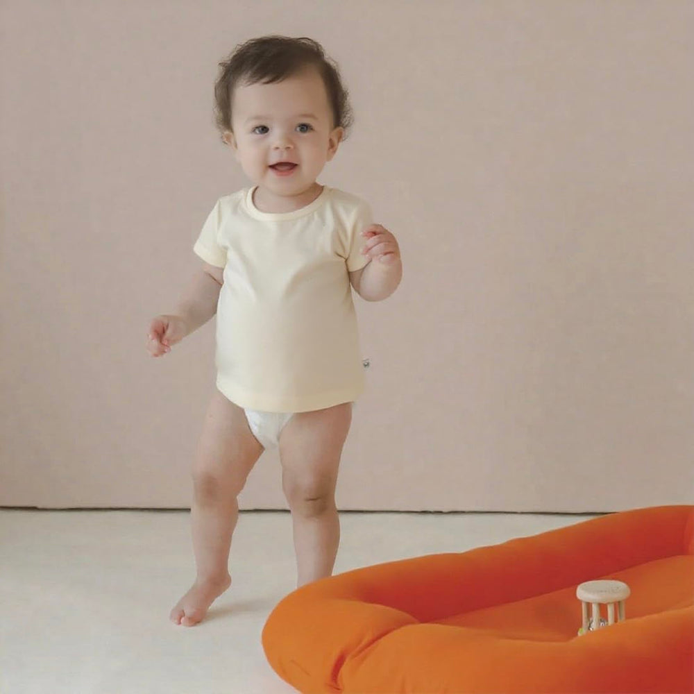 Beisurznga 0–24 months lounger grows with baby and encourages exploration.